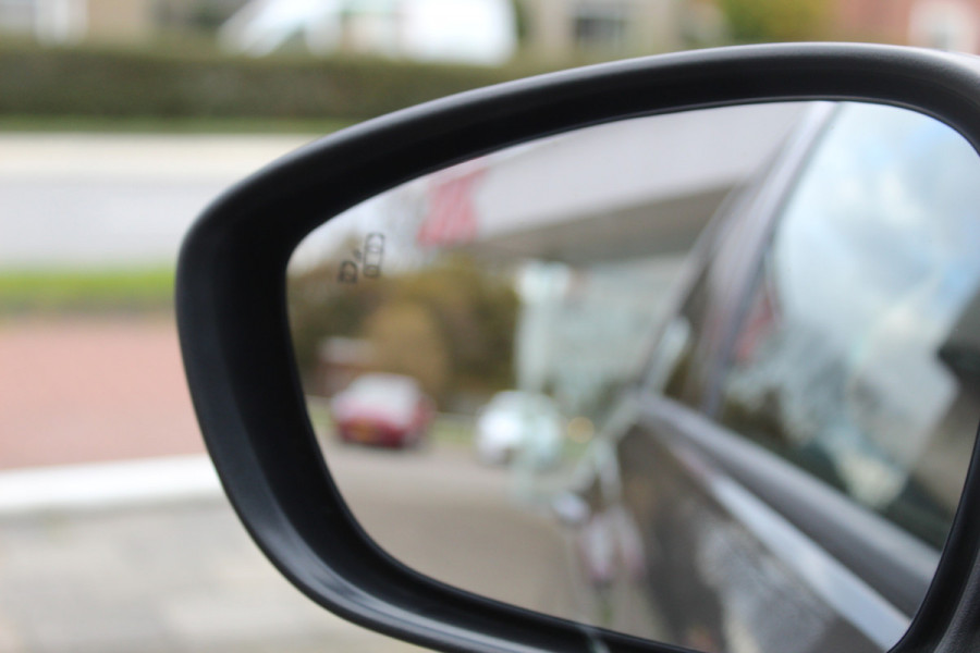 Opel Crossland 1.2 Turbo Ultimate , 110pk , Hoge zit veel comfort Climate control , Cruise control , AGR stoelen voor Navigatie , Bleutooth , Apple Carplay , Camera