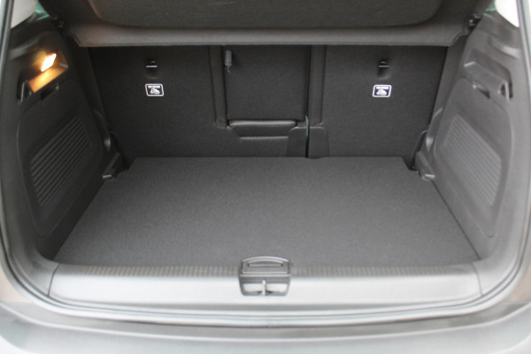 Opel Crossland 1.2 Turbo Ultimate , 110pk , Hoge zit veel comfort Climate control , Cruise control , AGR stoelen voor Navigatie , Bleutooth , Apple Carplay , Camera