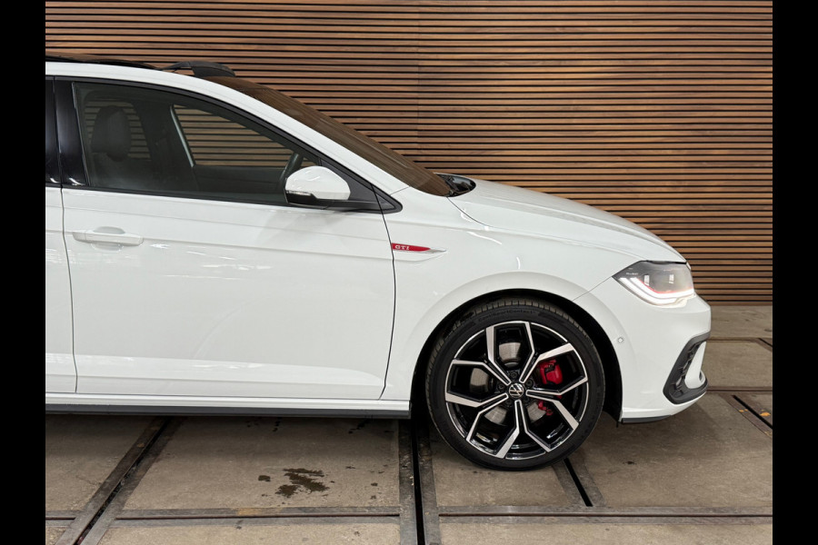 Volkswagen Polo 2.0 TSI GTI | Pano | Matrix LED | 18' inch | Stuurhulp | Camera | Adaptive Cruise |