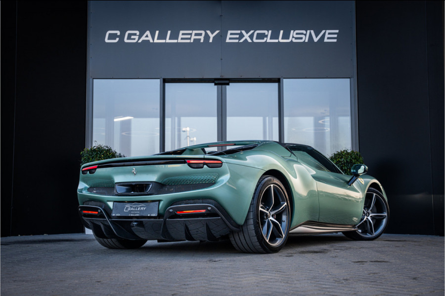 Ferrari 296 GTS 3.0 V6 - Verde Francesca | Spyder l 830PK! l Race Display l Racing Seats | Carbon