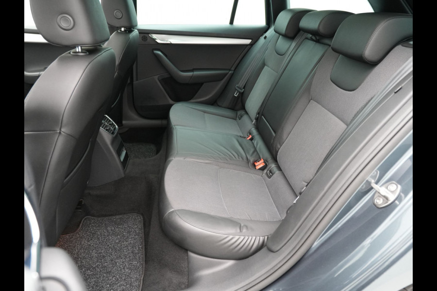 Škoda Octavia Combi 1.5 TSI 150pk DSG Greentech Business Edition Panorama Trekhaak Stoelverwarming Carplay 189