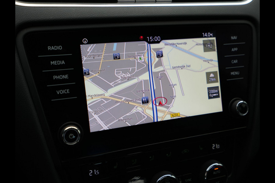 Škoda Octavia Combi 1.5 TSI 150pk DSG Greentech Business Edition Panorama Trekhaak Stoelverwarming Carplay 189