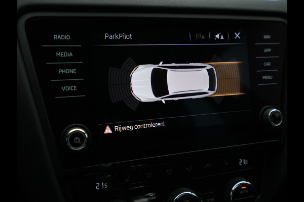 Škoda Octavia Combi 1.5 TSI 150pk DSG Greentech Business Edition Panorama Trekhaak Stoelverwarming Carplay 189