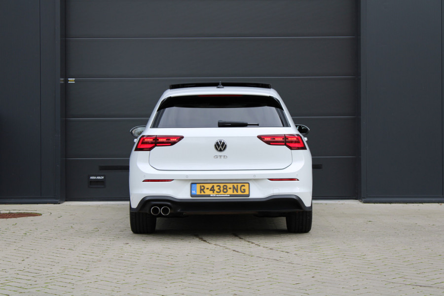 Volkswagen Golf 2.0 TDI GTD | PANO | DODE HOEK | SFEERVERLICHTING | CAMERA | STOELVERW | CARPLAY |