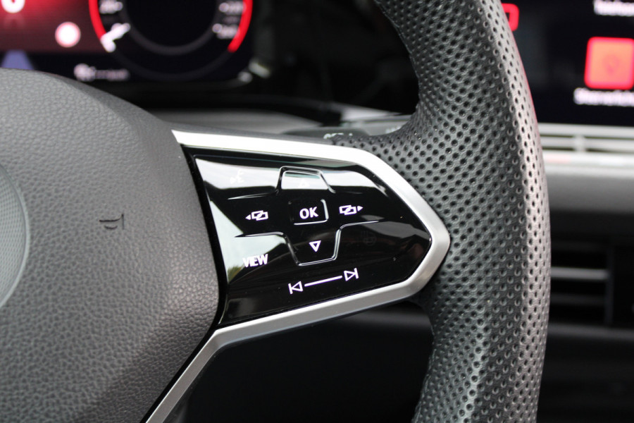 Volkswagen Golf 2.0 TDI GTD | PANO | DODE HOEK | SFEERVERLICHTING | CAMERA | STOELVERW | CARPLAY |