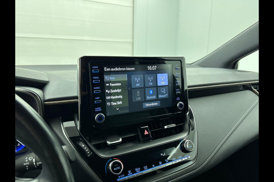 Toyota Corolla Touring Sports 2.0 Hybrid 184 pk Aut. Trek Navigatie Apple Carplay/Android Auto Camera Adaptive Cruise Control Stoelverwarming Virtual Cockpit Lichtmetalen velgen Climate Control Getinte ramen