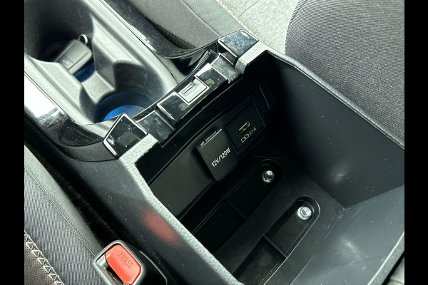 Toyota Corolla Touring Sports 2.0 Hybrid 184 pk Aut. Trek Navigatie Apple Carplay/Android Auto Camera Adaptive Cruise Control Stoelverwarming Virtual Cockpit Lichtmetalen velgen Climate Control Getinte ramen