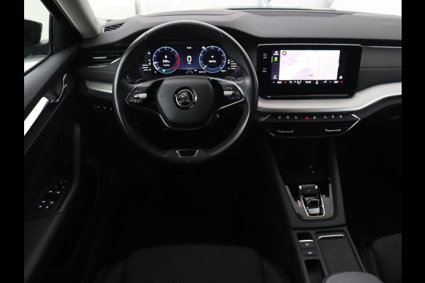 Škoda Octavia 1.5 e-TSI Business Edition | Head-Up | Stoelverwarming | Camera | Side Assist | Memory | Carplay | Navigatie | Digital Cockpit | Climate control | Cruise control | Getint glas