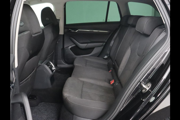 Škoda Octavia 1.5 e-TSI Business Edition | Head-Up | Stoelverwarming | Camera | Side Assist | Memory | Carplay | Navigatie | Digital Cockpit | Climate control | Cruise control | Getint glas