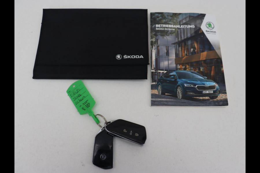 Škoda Octavia 1.5 e-TSI Business Edition | Head-Up | Stoelverwarming | Camera | Side Assist | Memory | Carplay | Navigatie | Digital Cockpit | Climate control | Cruise control | Getint glas