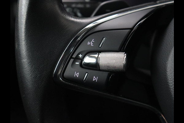 Škoda Octavia 1.5 e-TSI Business Edition | Head-Up | Stoelverwarming | Camera | Side Assist | Memory | Carplay | Navigatie | Digital Cockpit | Climate control | Cruise control | Getint glas