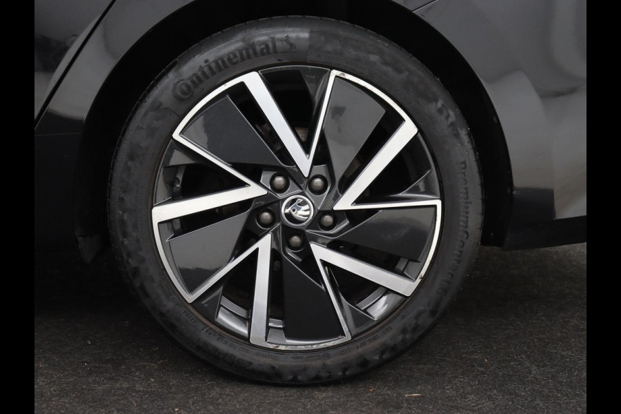 Škoda Octavia 1.5 e-TSI Business Edition | Head-Up | Stoelverwarming | Camera | Side Assist | Memory | Carplay | Navigatie | Digital Cockpit | Climate control | Cruise control | Getint glas