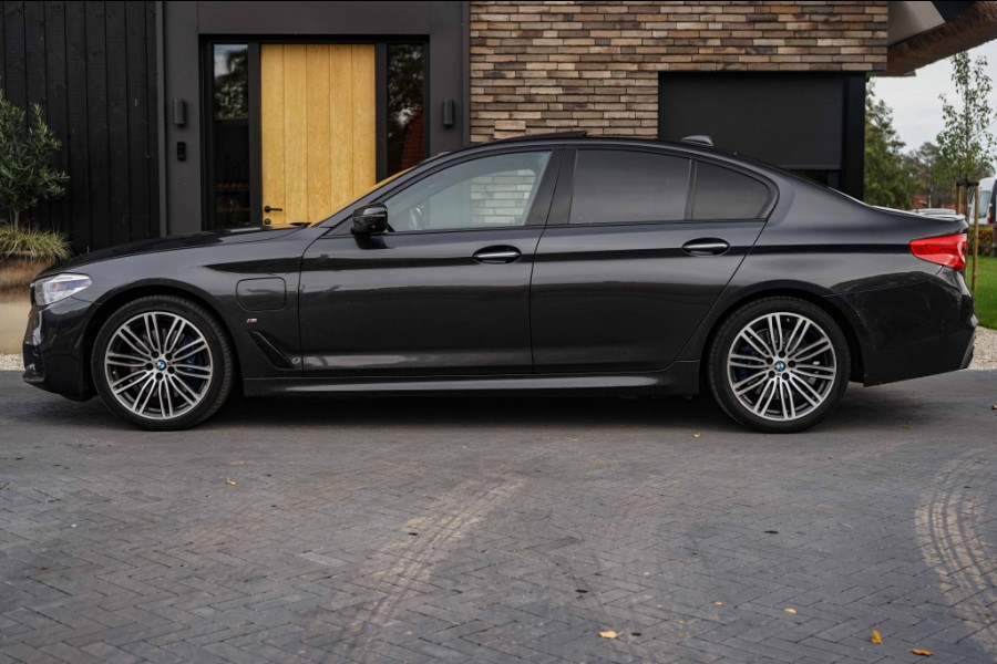 BMW 5 Serie 530e M Sport Pano/360/trkhk/Harman/Shadow