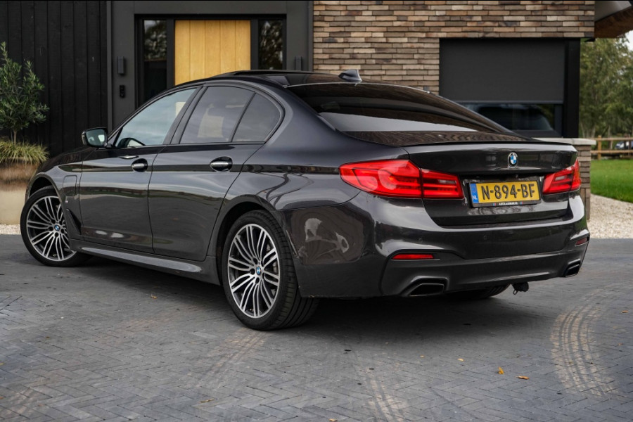 BMW 5 Serie 530e M Sport Pano/360/trkhk/Harman/Shadow