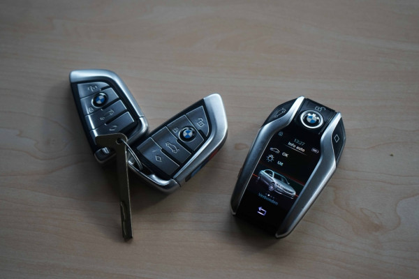 BMW 5 Serie 530e M Sport Pano/360/trkhk/Harman/Shadow