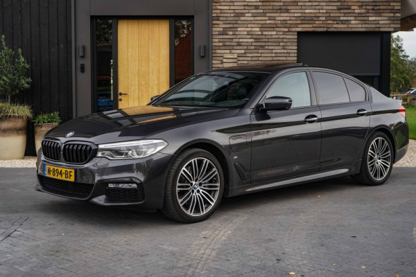 BMW 5 Serie 530e M Sport Pano/360/trkhk/Harman/Shadow