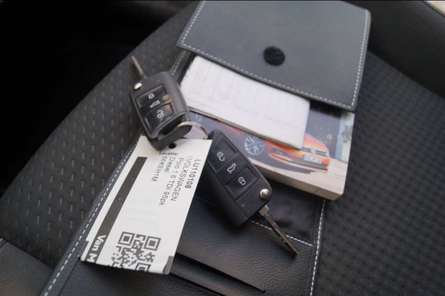 Volkswagen Polo 1.6 TDI Comfortline Executive -NAVI-PDC-ACC-CARPLAY- Volkswagen Polo 1.6 TDI Comfortline Executive -NAVI-PDC-ACC-CARPLAY-