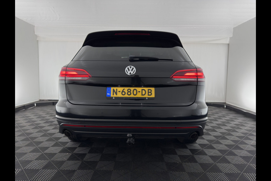 Volkswagen Touareg 3.0 TDI R-Line (INCL-BTW) Aut. *LUXURY-LEATHER | FULL-LED | BLIND-SPOT | HEATED-COMFORTSEATS | AIR-SUSPENSION | KEYLESS | CAMERA | NAVI-FULLMAP | PRIVACY-GLASS | ADAPTIVE-CRUISE |  SHIFT-PADDLES | TOWBAR*