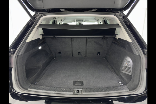 Volkswagen Touareg 3.0 TDI R-Line (INCL-BTW) Aut. *LUXURY-LEATHER | FULL-LED | BLIND-SPOT | HEATED-COMFORTSEATS | AIR-SUSPENSION | KEYLESS | CAMERA | NAVI-FULLMAP | PRIVACY-GLASS | ADAPTIVE-CRUISE |  SHIFT-PADDLES | TOWBAR*