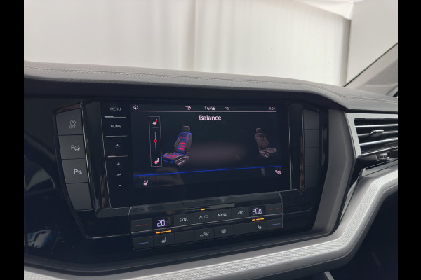 Volkswagen Touareg 3.0 TDI R-Line (INCL-BTW) Aut. *LUXURY-LEATHER | FULL-LED | BLIND-SPOT | HEATED-COMFORTSEATS | AIR-SUSPENSION | KEYLESS | CAMERA | NAVI-FULLMAP | PRIVACY-GLASS | ADAPTIVE-CRUISE |  SHIFT-PADDLES | TOWBAR*