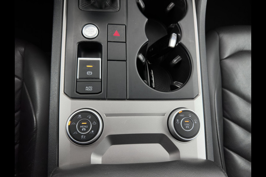 Volkswagen Touareg 3.0 TDI R-Line (INCL-BTW) Aut. *LUXURY-LEATHER | FULL-LED | BLIND-SPOT | HEATED-COMFORTSEATS | AIR-SUSPENSION | KEYLESS | CAMERA | NAVI-FULLMAP | PRIVACY-GLASS | ADAPTIVE-CRUISE |  SHIFT-PADDLES | TOWBAR*