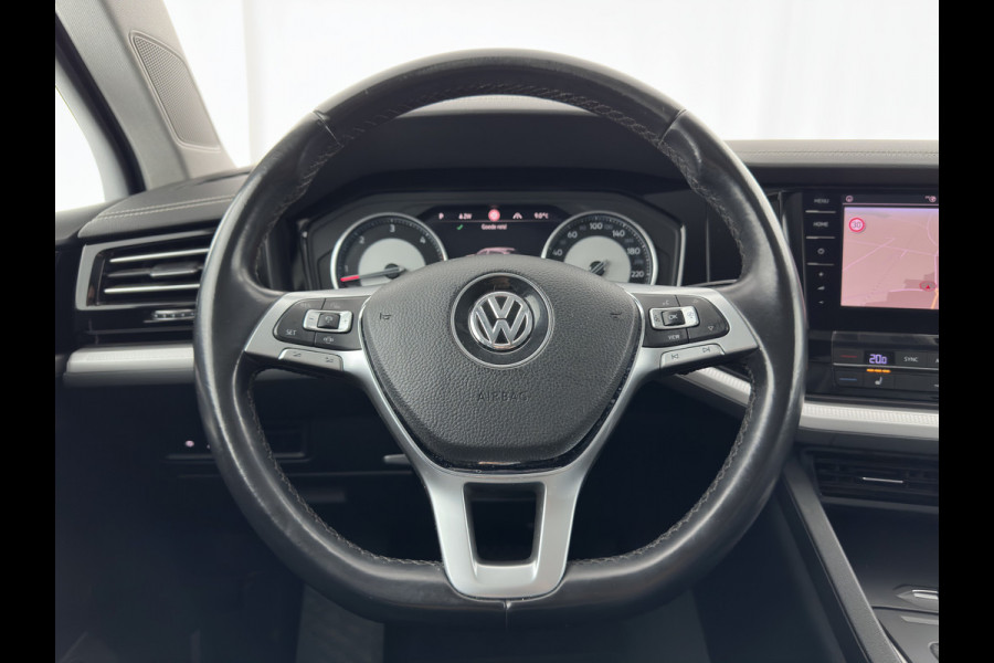 Volkswagen Touareg 3.0 TDI R-Line (INCL-BTW) Aut. *LUXURY-LEATHER | FULL-LED | BLIND-SPOT | HEATED-COMFORTSEATS | AIR-SUSPENSION | KEYLESS | CAMERA | NAVI-FULLMAP | PRIVACY-GLASS | ADAPTIVE-CRUISE |  SHIFT-PADDLES | TOWBAR*