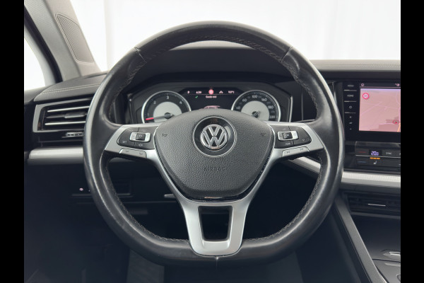 Volkswagen Touareg 3.0 TDI R-Line (INCL-BTW) Aut. *LUXURY-LEATHER | FULL-LED | BLIND-SPOT | HEATED-COMFORTSEATS | AIR-SUSPENSION | KEYLESS | CAMERA | NAVI-FULLMAP | PRIVACY-GLASS | ADAPTIVE-CRUISE |  SHIFT-PADDLES | TOWBAR*