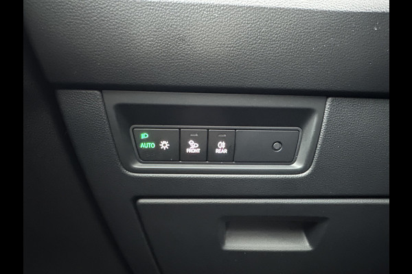 Volkswagen Touareg 3.0 TDI R-Line (INCL-BTW) Aut. *LUXURY-LEATHER | FULL-LED | BLIND-SPOT | HEATED-COMFORTSEATS | AIR-SUSPENSION | KEYLESS | CAMERA | NAVI-FULLMAP | PRIVACY-GLASS | ADAPTIVE-CRUISE |  SHIFT-PADDLES | TOWBAR*