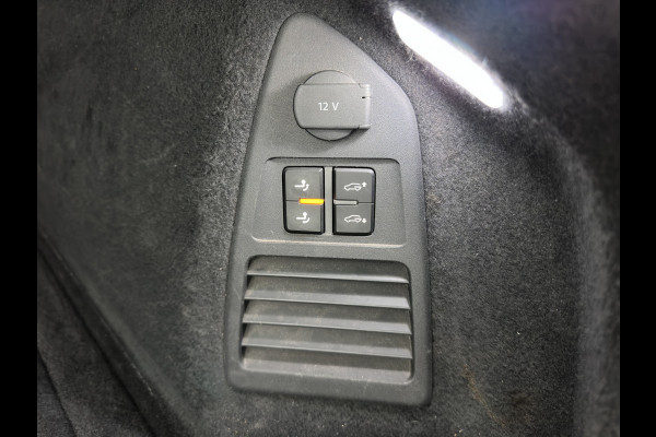 Volkswagen Touareg 3.0 TDI R-Line (INCL-BTW) Aut. *LUXURY-LEATHER | FULL-LED | BLIND-SPOT | HEATED-COMFORTSEATS | AIR-SUSPENSION | KEYLESS | CAMERA | NAVI-FULLMAP | PRIVACY-GLASS | ADAPTIVE-CRUISE |  SHIFT-PADDLES | TOWBAR*