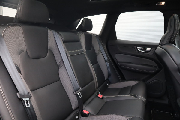 Volvo XC60 2.0 Recharge T6 AWD R-Design Panorama dak / Head-Up / Harman Kardon / 360 camera / Adaptieve cruise /