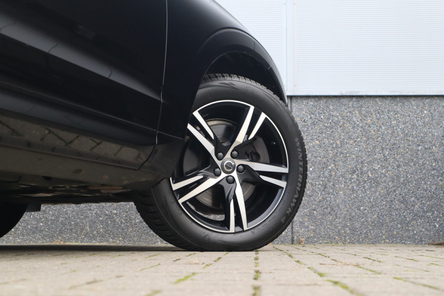 Volvo XC60 2.0 Recharge T6 AWD R-Design Panorama dak / Head-Up / Harman Kardon / 360 camera / Adaptieve cruise /