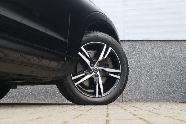 Volvo XC60 2.0 Recharge T6 AWD R-Design Panorama dak / Head-Up / Harman Kardon / 360 camera / Adaptieve cruise /