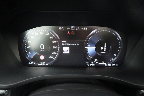 Volvo XC60 2.0 Recharge T6 AWD R-Design Panorama dak / Head-Up / Harman Kardon / 360 camera / Adaptieve cruise /