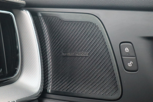 Volvo XC60 2.0 Recharge T6 AWD R-Design Panorama dak / Head-Up / Harman Kardon / 360 camera / Adaptieve cruise /