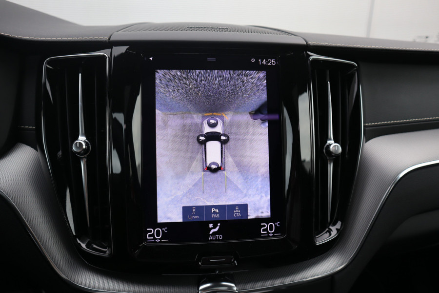 Volvo XC60 2.0 Recharge T6 AWD R-Design Panorama dak / Head-Up / Harman Kardon / 360 camera / Adaptieve cruise /