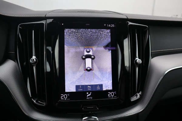 Volvo XC60 2.0 Recharge T6 AWD R-Design Panorama dak / Head-Up / Harman Kardon / 360 camera / Adaptieve cruise /