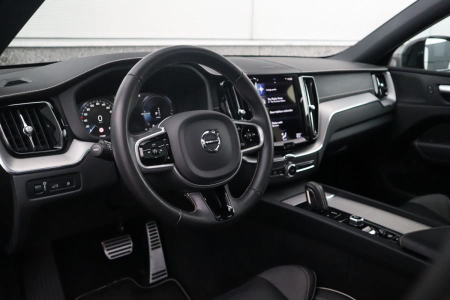 Volvo XC60 2.0 Recharge T6 AWD R-Design Panorama dak / Head-Up / Harman Kardon / 360 camera / Adaptieve cruise /