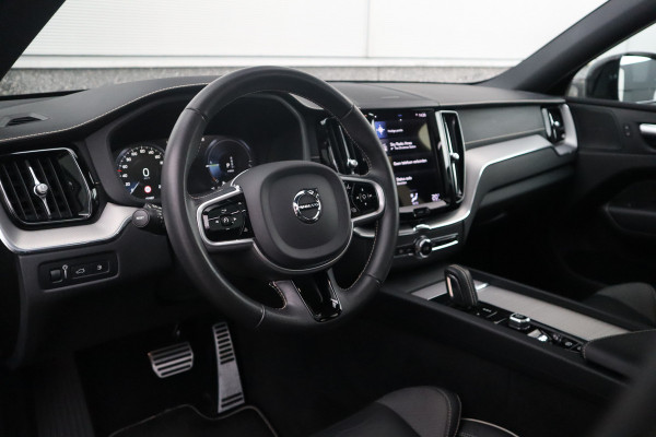 Volvo XC60 2.0 Recharge T6 AWD R-Design Panorama dak / Head-Up / Harman Kardon / 360 camera / Adaptieve cruise /