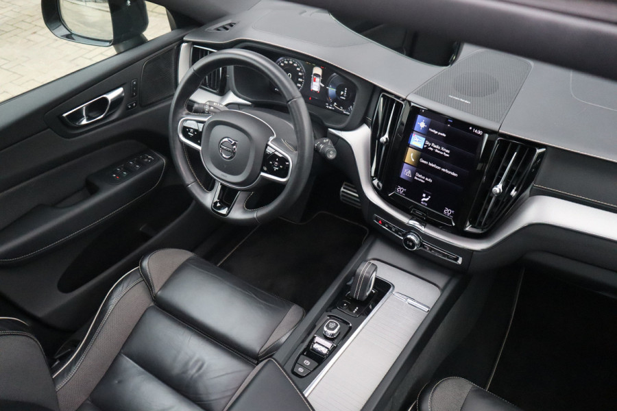 Volvo XC60 2.0 Recharge T6 AWD R-Design Panorama dak / Head-Up / Harman Kardon / 360 camera / Adaptieve cruise /