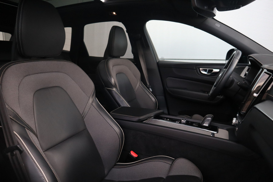 Volvo XC60 2.0 Recharge T6 AWD R-Design Panorama dak / Head-Up / Harman Kardon / 360 camera / Adaptieve cruise /