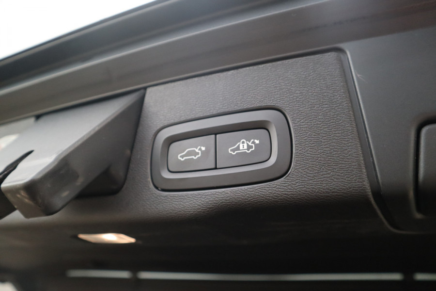 Volvo XC60 2.0 Recharge T6 AWD R-Design Panorama dak / Head-Up / Harman Kardon / 360 camera / Adaptieve cruise /