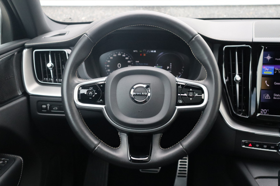 Volvo XC60 2.0 Recharge T6 AWD R-Design Panorama dak / Head-Up / Harman Kardon / 360 camera / Adaptieve cruise /