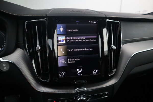 Volvo XC60 2.0 Recharge T6 AWD R-Design Panorama dak / Head-Up / Harman Kardon / 360 camera / Adaptieve cruise /
