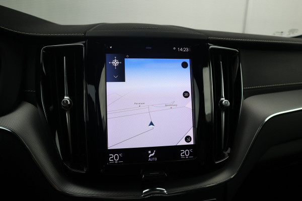 Volvo XC60 2.0 Recharge T6 AWD R-Design Panorama dak / Head-Up / Harman Kardon / 360 camera / Adaptieve cruise /