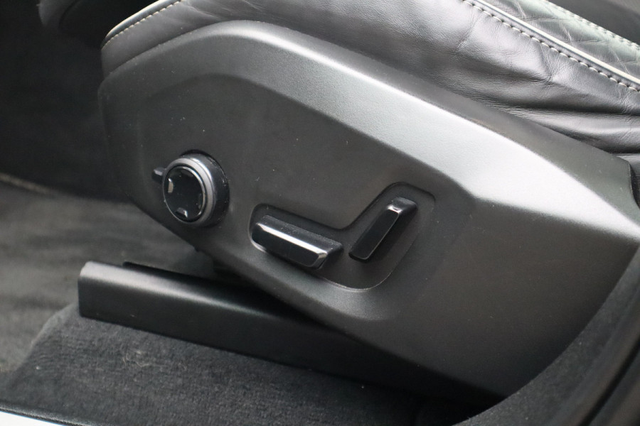 Volvo XC60 2.0 Recharge T6 AWD R-Design Panorama dak / Head-Up / Harman Kardon / 360 camera / Adaptieve cruise /