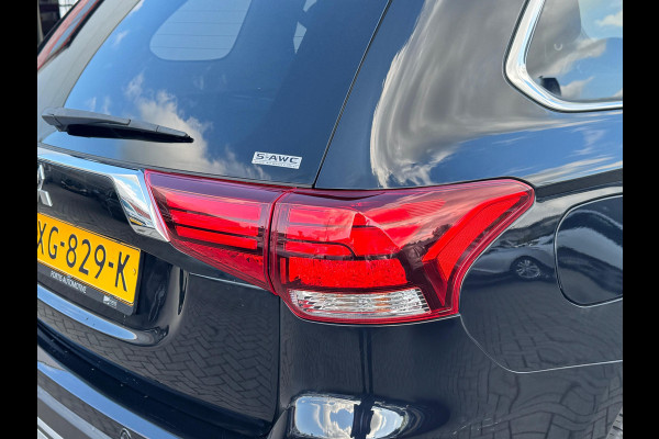 Mitsubishi Outlander 2.4 PHEV Intense+ TREKHAAK | PANODAK |