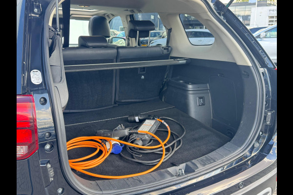 Mitsubishi Outlander 2.4 PHEV Intense+ TREKHAAK | PANODAK |