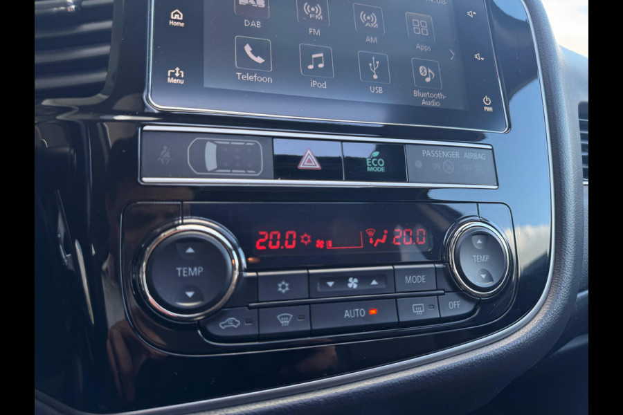 Mitsubishi Outlander 2.4 PHEV Intense+ TREKHAAK | PANODAK |