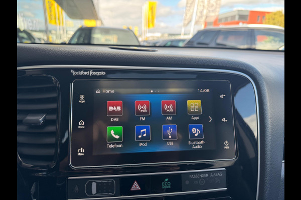 Mitsubishi Outlander 2.4 PHEV Intense+ TREKHAAK | PANODAK |