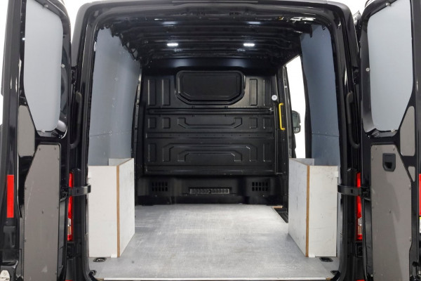 Volkswagen Crafter 35 2.0 TDI 177pk L3H2 (L2H1) DSG-Automaat LED/Navi/Trekhaak 3000kg 10-2021